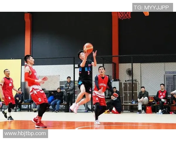 南京篮球队在杯赛中的耐力表现分析与赛场策略探讨