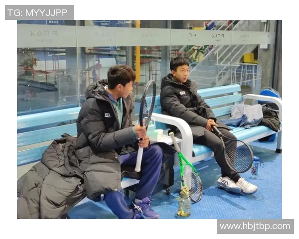 赛后复盘分析上海网球队与南京网球队的团队协作表现与策略探讨